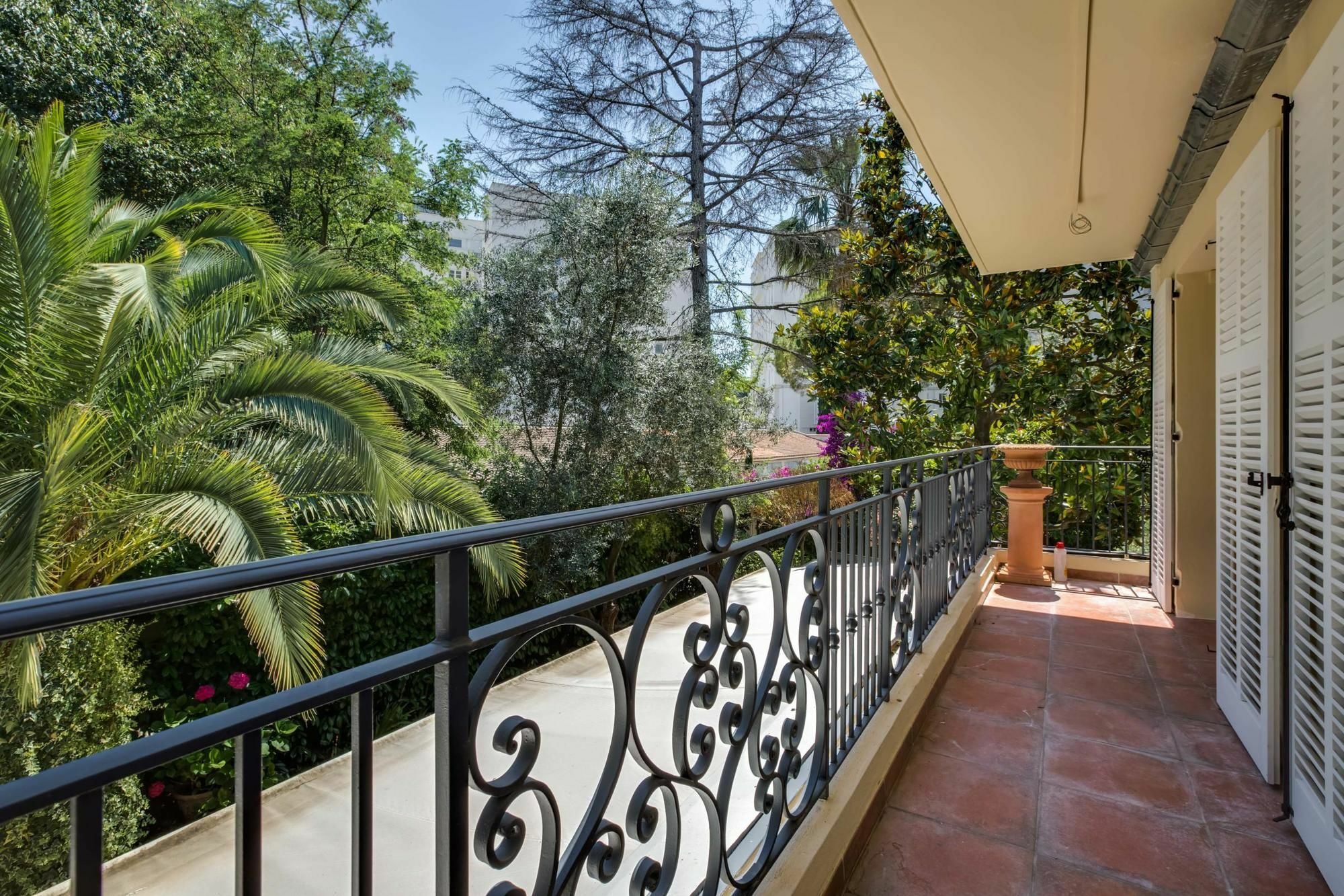Matahari 4 * Cannes