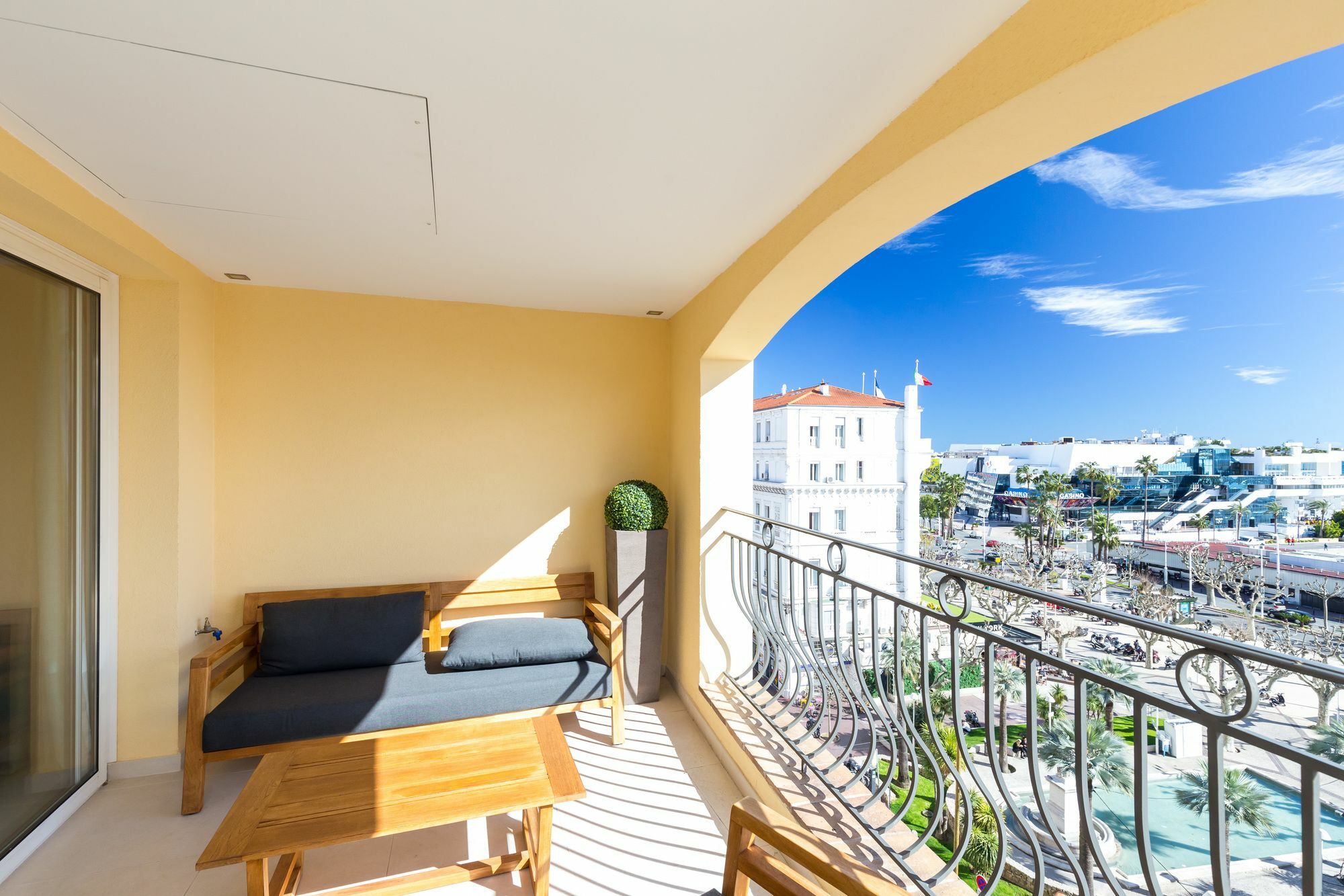 Palais View Apartment Cannes
