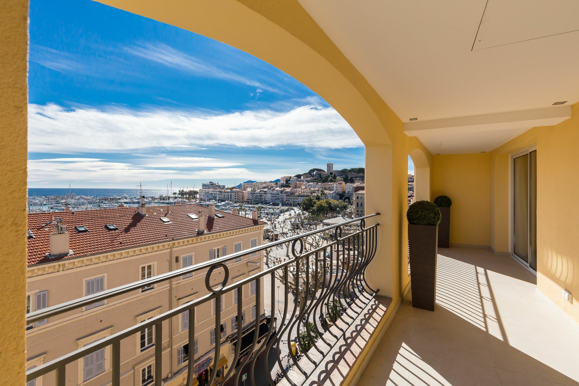 Palais View