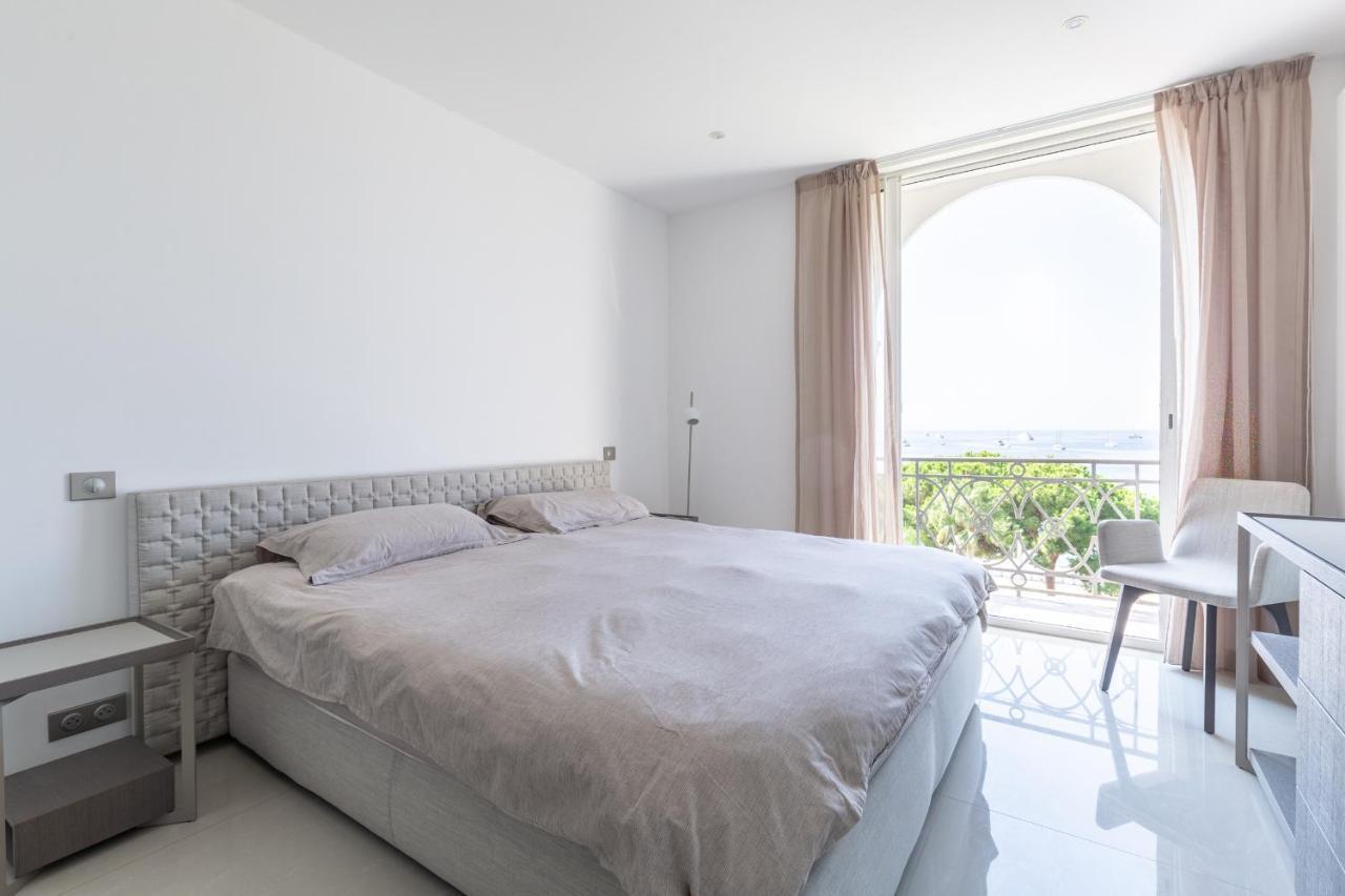 Palais Miramar 65 Bd De La Croisette *