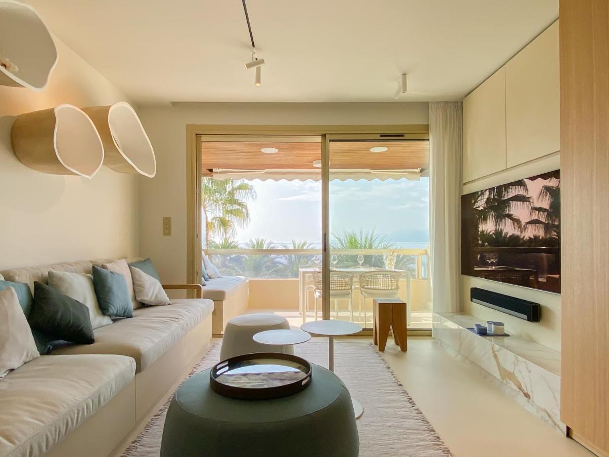 Blvd De La Croisette 82a, Cannes, La Reale