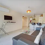 Immogroom - Central - Ac - Terrace - Near Shops
