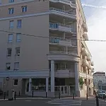 Nicolas 8