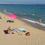 Centre Cannes, logement rénové rue piétonne, proche plage et palais festival
