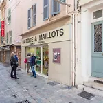 Astoux Yourhosthelper