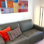 Centre Cannes, logement rénové rue piétonne, proche plage et palais festival