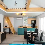 Duplex : Plage 300M, Clim, Netflix