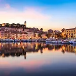 Appartement d\'une chambre a Cannes a 300 m de la plage avec vue sur la ville balcon et wifi