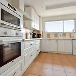 Appartement Spacieux Avec Vue Mer Proche Du Centre