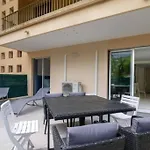 Appt Moderne Avec Belle Terrasse Centre Cannes