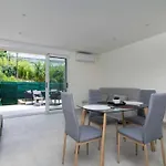 Appt Moderne Avec Belle Terrasse Centre Cannes