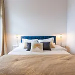 Modern 2-Br Apartment In The Heart Of Cannes