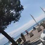 Un Nid D Amour Au Coeur De Cannes