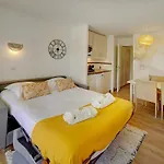 Immogroom - 2 Rooms - Pool - Garden - Terrace - Parking - Ac