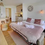 Immogroom - 2 Rooms Renovated - Pool - Terrace - Garden - Parking -