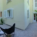 Beau T2 Dans Residence Avec Piscine Proche Mer + Pk