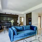 Superb Modern 2BR Flat close to Croisette