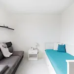 Cosy Yourhosthelper