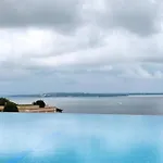 Studio Cabine Vue Mer, Piscine Panoramique, Parking Couvert