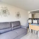 Immogroom - Renovated Apartment - Terrace - Ac - Wifi