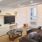 Sunlight Properties - Palme D Or - 2 Bedrooms, Modern Holiday Rental Apartment, Hyper Central