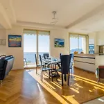 3-Br Apartment Sea View By The Beaches