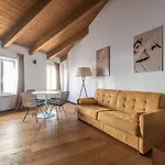 Lb Vacation Rentals I Penthouse 1Br - Cannes Center - Marche Forville - 5 Min Palais, Croisette & Plages