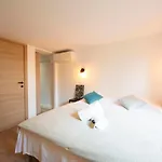 Atypical Tiny House Of 40M2 Looking Over A Garden In The Center Of Cannes
