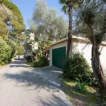 Atypical Tiny House Of 40M2 Looking Over A Garden In The Center Of Cannes