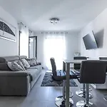 Cannes: Appartement Cosy A 2 Pas De La Croisette