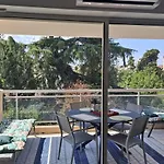 Henri Camille Real Estate -Beautiful One Bedroom Swimming Pool And Parking