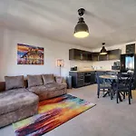 Immogroom - Renovated - Loggia - Clear View - Parking Common - Ac - Wifi