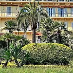 Old Grand Hotel