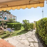 Rare! Exquisite 2-Bd Apartment Facing The Sea