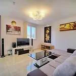 Immogroom - Renovated - Air Conditioning - Balcony - Wifi