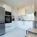 Le Cirodde One Bedroom Apt Completely Renovated Behind The Martinez Hotel
