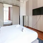 Modern Apartment With 3 Bedrooms Balcony Communal Garden And Ac- Benakey