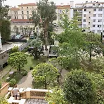 Modern Apartment With 3 Bedrooms Balcony Communal Garden And Ac- Benakey