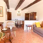 Apartment In A Beautiful Quiet Residence Parking - Benakey