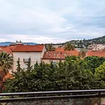 Cannes Cosy Holiday Home