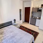 Studio Carre D\'Or. 2 Mins From The Croisette. 143