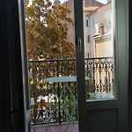 Studio Cannes A 5 Mn A Pied De La Gare Tout Confort Avec Balcon