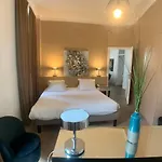 Appartement Rue Jean Riouffe A Cannes