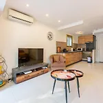 Studio Avec Belle Terrasse