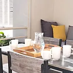 Beautiful Renovated Studio With Ac And Terrace - Benakey