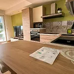 -Elegant Apartment- Near The Center And Sea
