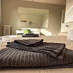 -Elegant Apartment- Near The Center And Sea