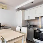 Beautiful Apartment With Balcony - Center Cannes