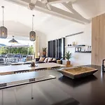 Hibiscus Penthouse