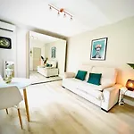 Maisonnette Studio Bas Suquet, 200M Plages, 700M Palais, Au Calme